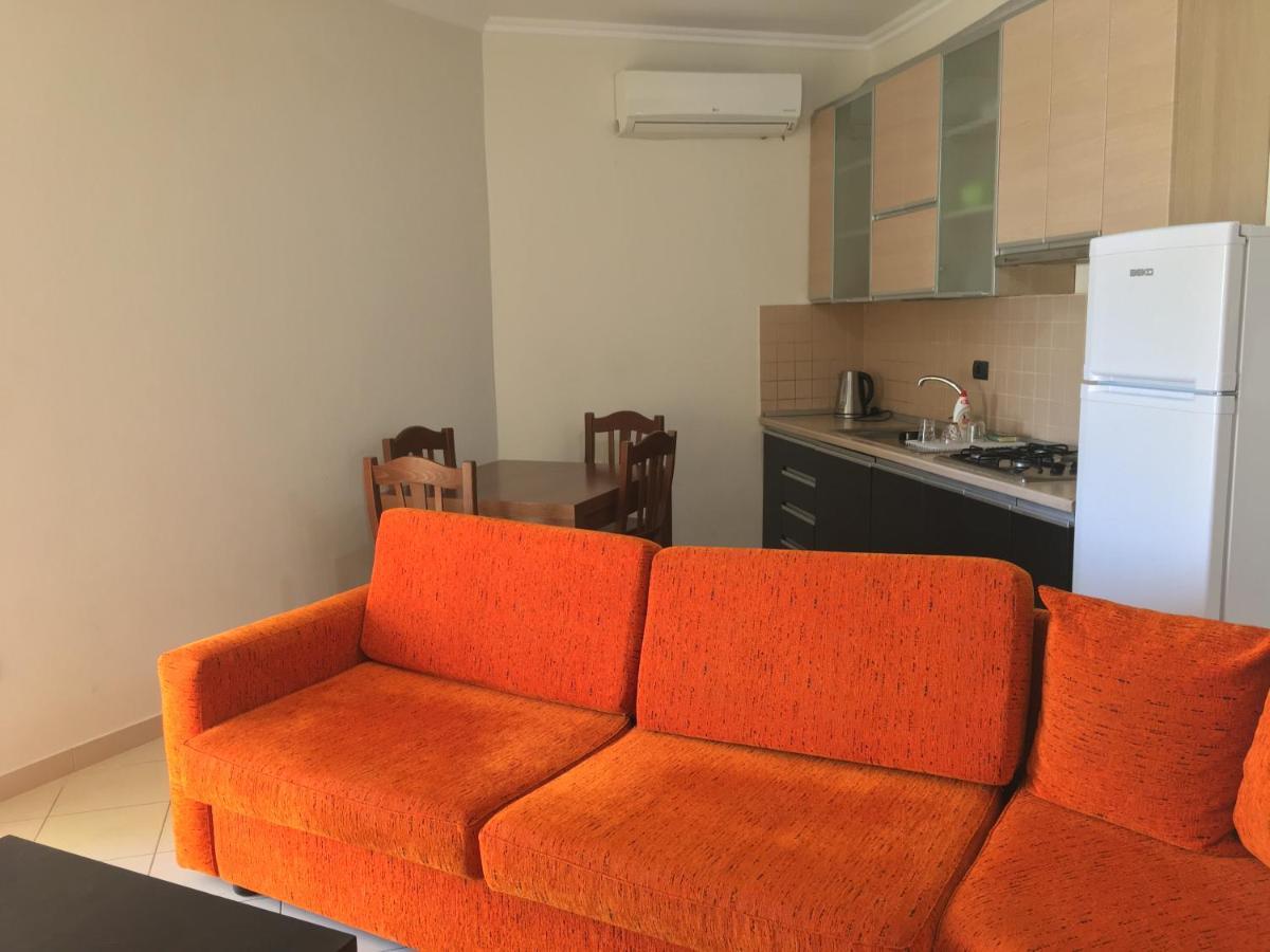 Agetina'S Apartaments Vlorë Buitenkant foto