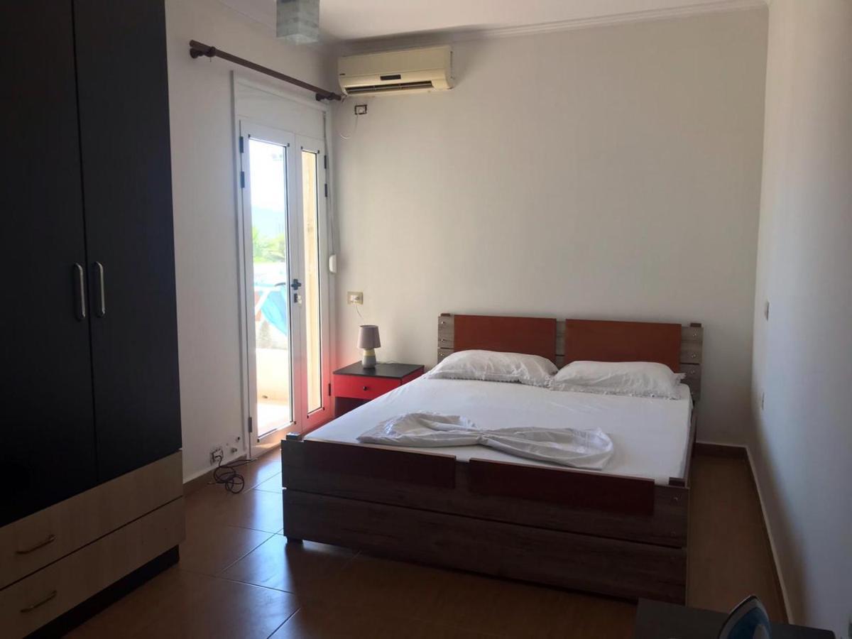 Agetina'S Apartaments Vlorë Buitenkant foto