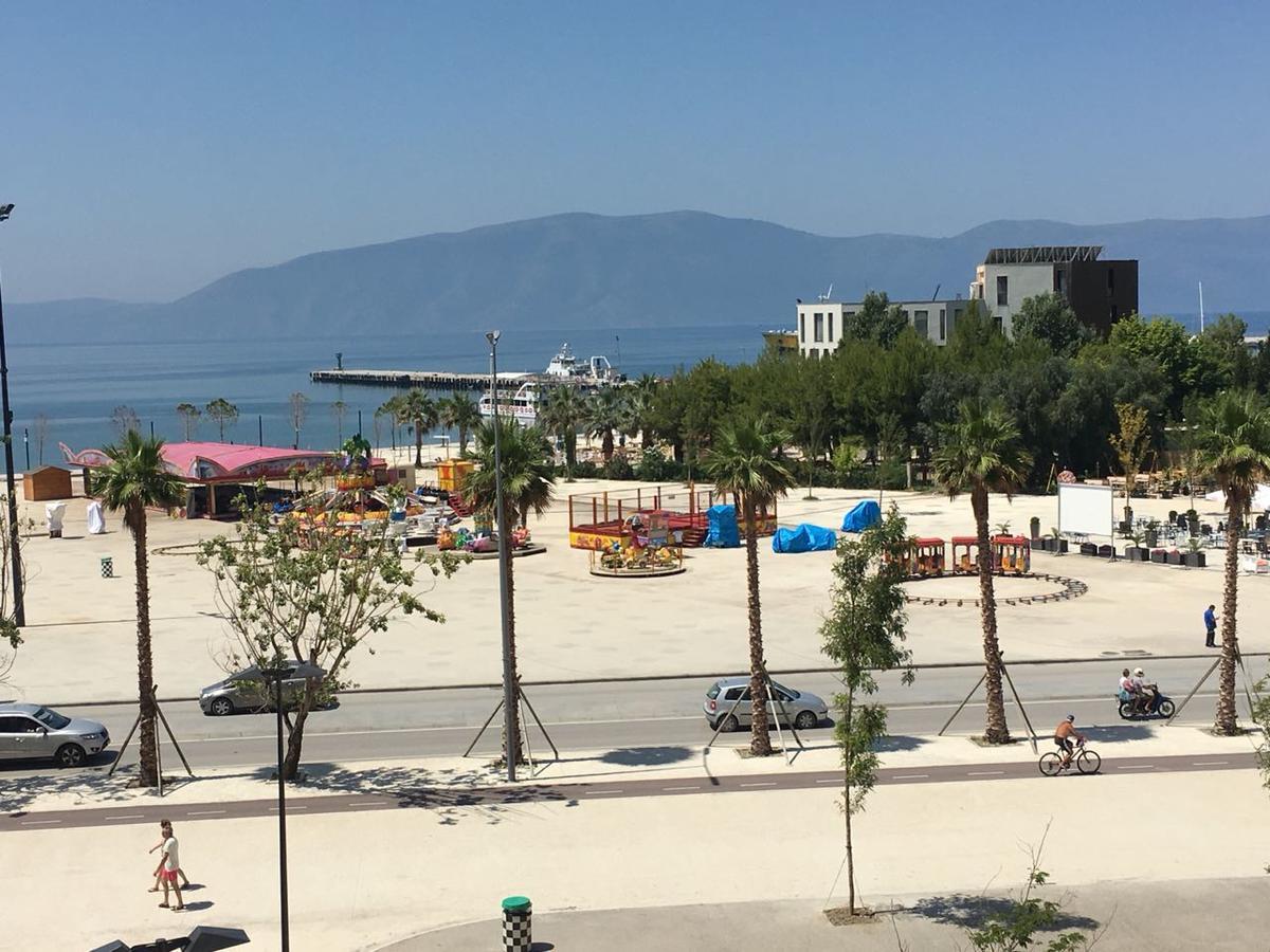 Agetina'S Apartaments Vlorë Buitenkant foto