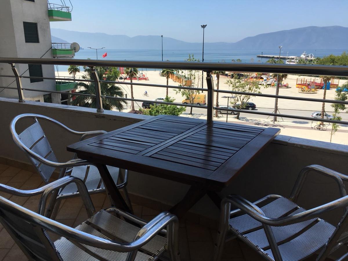 Agetina'S Apartaments Vlorë Buitenkant foto