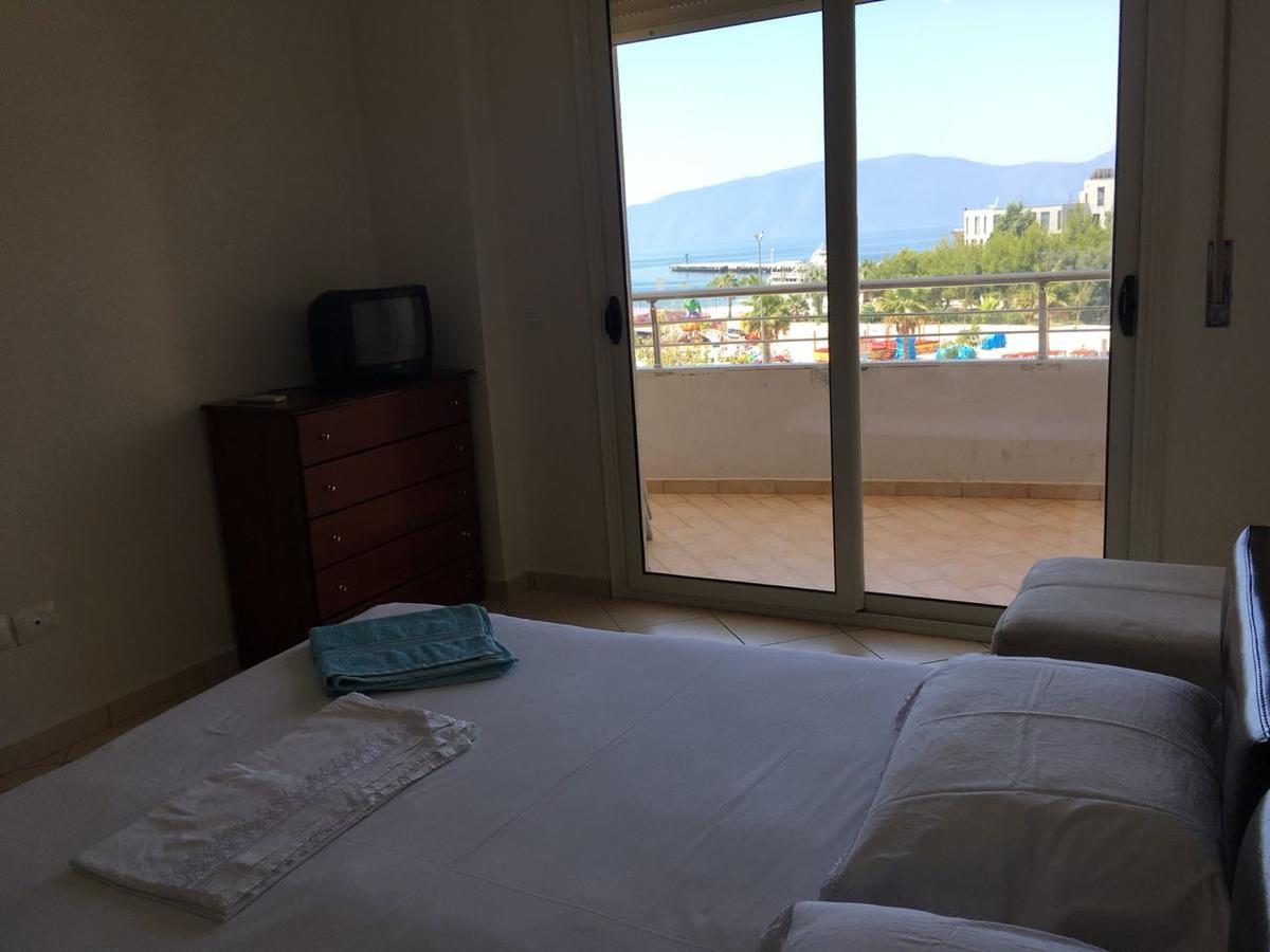 Agetina'S Apartaments Vlorë Buitenkant foto