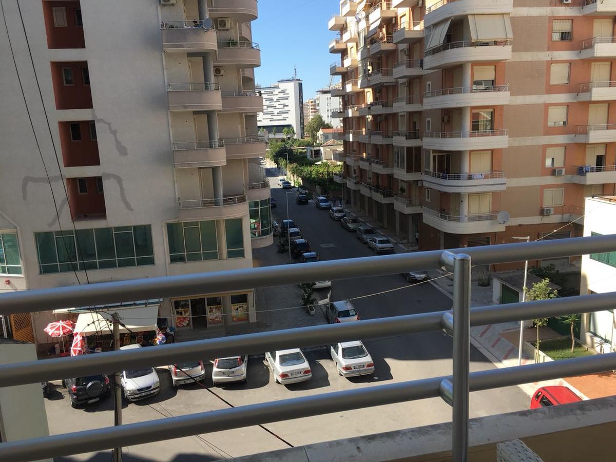 Agetina'S Apartaments Vlorë Buitenkant foto