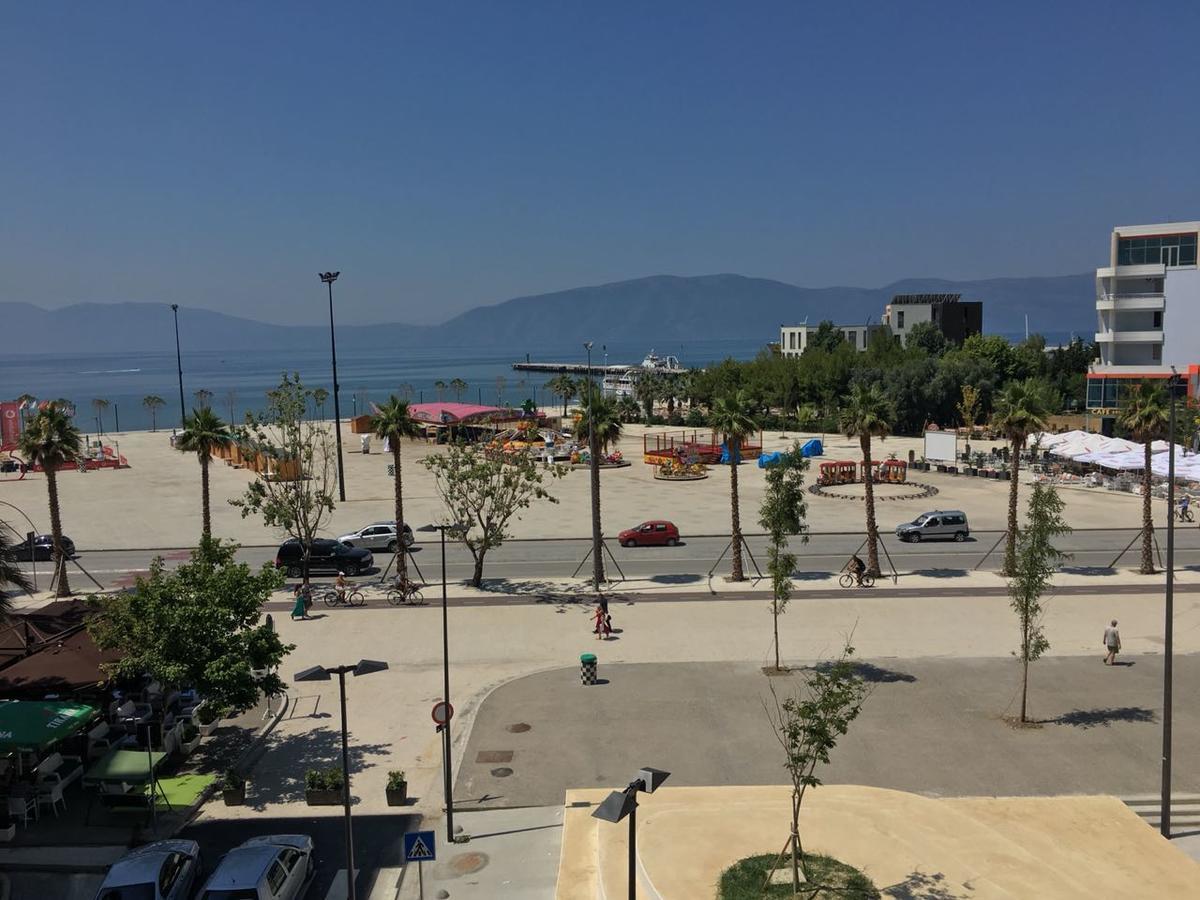 Agetina'S Apartaments Vlorë Buitenkant foto